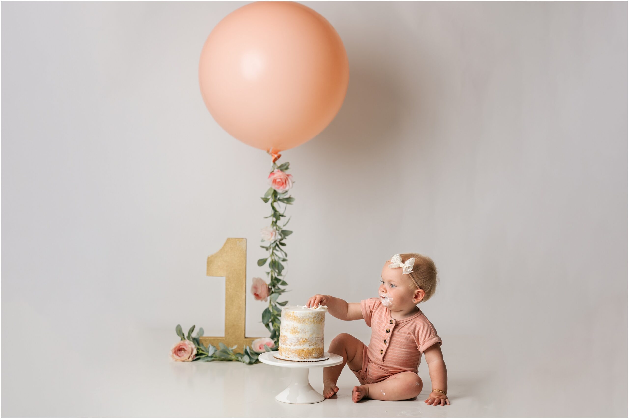 Simple Giant Balloon Cake Smash | Reese