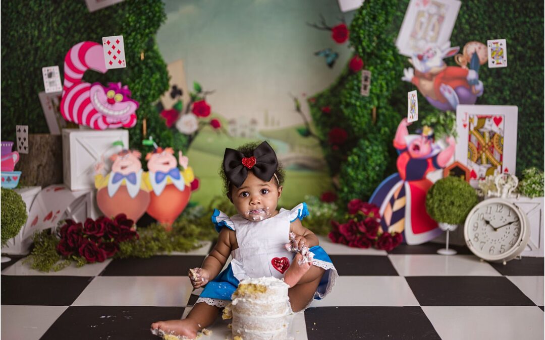 Alice in Wonderland Cake Smash | Alyssa