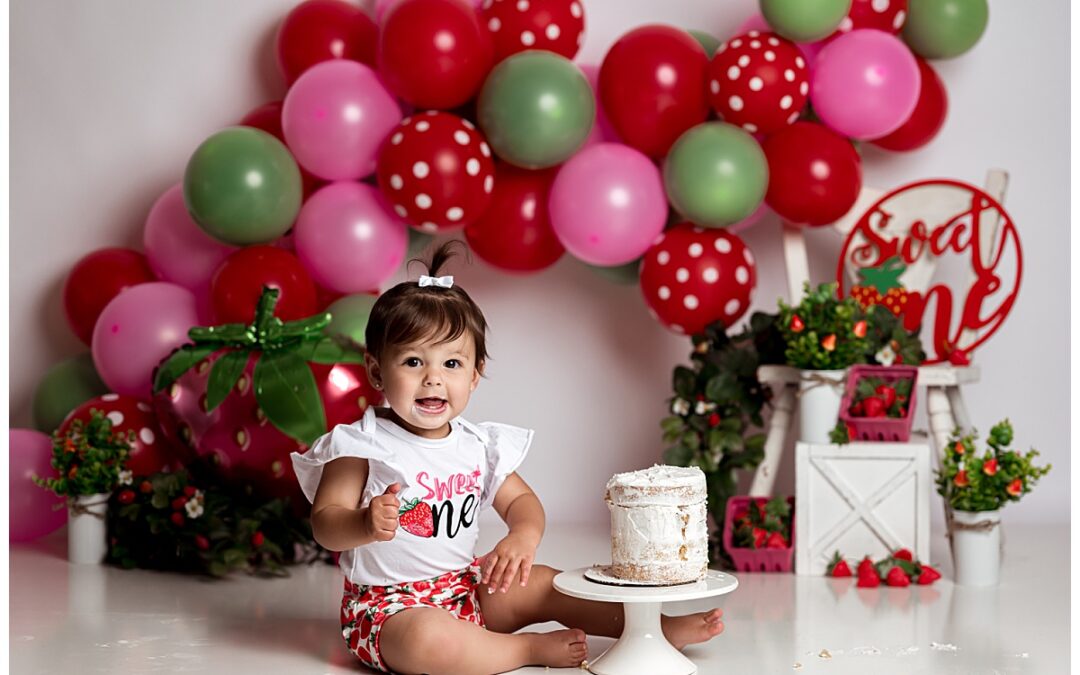 Berry First Birthday Cake Smash | Sofia