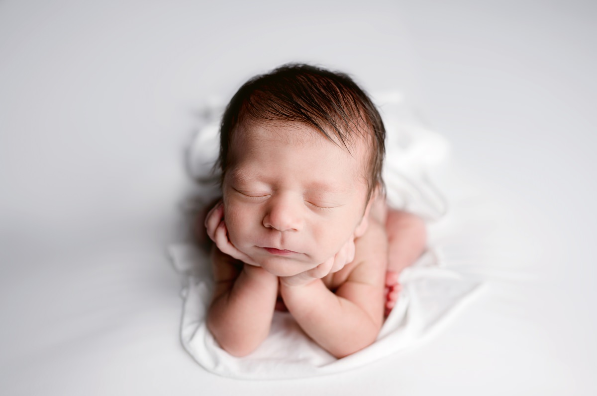 What is newborn photography? | Leo